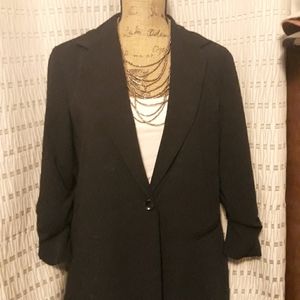 Black blazer with 3/4 scrunched sleeve